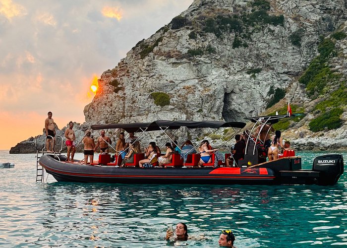 Escursione al tramonto da Tropea a Capo Vaticano con aperitivo